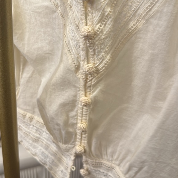 ZARA Round neck, short sleeve blouse with cuff detail. Matching embroidered - Picture 10 of 17